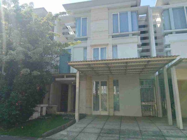 Rumah 2 Lantai Pakuwon Indah