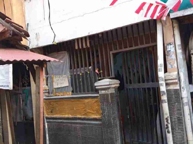 DISEWAKAN RUMAH 3 LANTAI DI ROXY, BISA USAHA