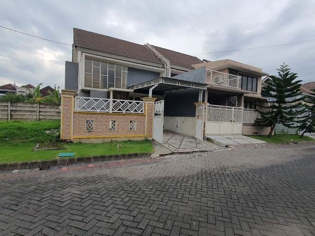 Rumah Puri Safira Menganti, 1,5Lantai, siap huni, sudah full renov, SHM, dekat Pos satpam.