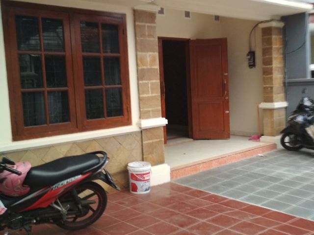 Rumah sewa Cilandak Jl.Muhasim 1 Lt. 180m2/Lb 150 m2 , 1 lantai , 85 jt / thn