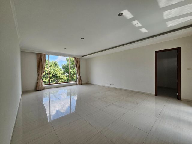 place photo 100
