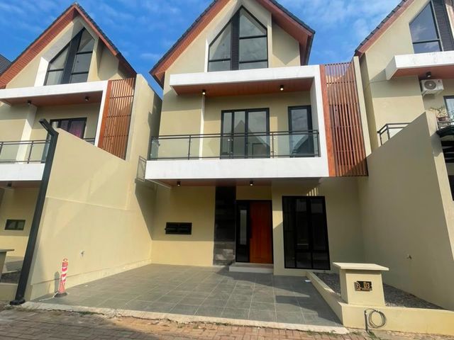 RUMAH 2 LANTAI SCANDINAVIAN DI KAWASAN EKSLUSIF BISA KPR FREE BIAYA SAMPAI BALIK NAMA SHM DI PATI