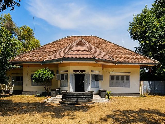 Dijual Rumah Hitung Tanah di Nol Jalan - Mojokerto Cocok untuk Usaha