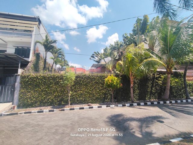 Dijual Rumah Hitung Tanah di Taman Darmo Permai Selatan