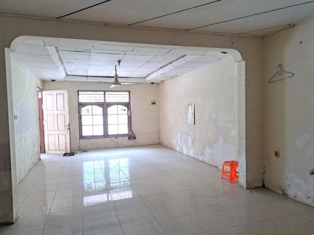 Jarang Ada! Rumah Hitung Tanah di Lokasi Strategis Kertajaya Bisa Nego