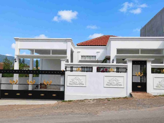 DIJUAL – Rumah Hook LT 271 m² Dekat Tol & Alun-Alun Sumedang 🏡✨