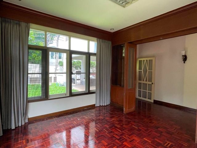 place photo 52