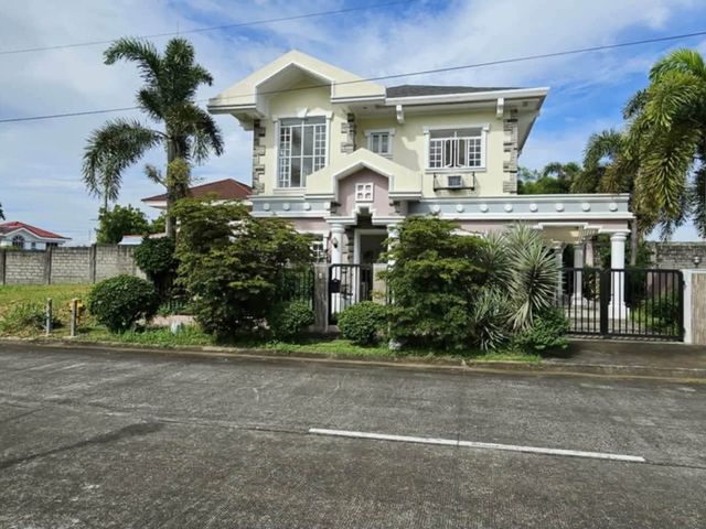5 bedrooms in South Forbes
