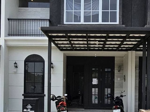 𝐑𝐔𝐌𝐀𝐇 𝐖𝐈𝐒𝐀𝐓𝐀 𝐁𝐔𝐊𝐈𝐓 𝐌𝐀𝐒  📍 Cluster Chelsea full furnished dan berada tepat di depan lapangan. Cocok untuk tempat tinggal maupun inv