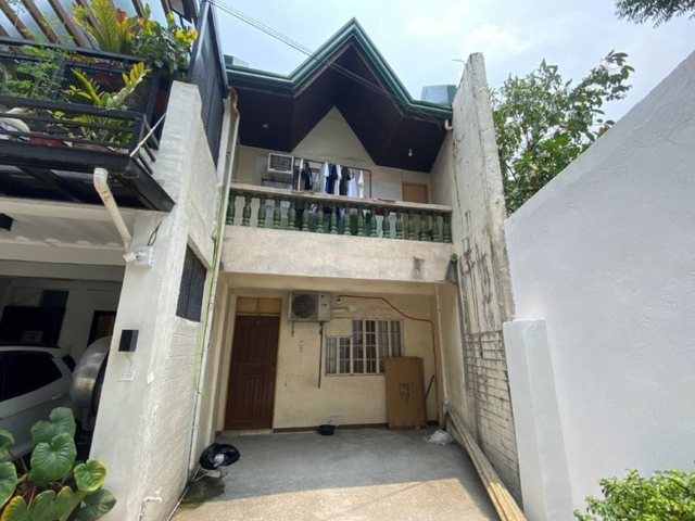[08230-N-571] House & lot for sale at Pangilinan Compound at Tandang Sora Quezon City