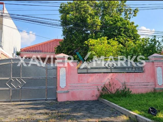 Disewakan rumah lokasi strategis di Majapahit Semarang