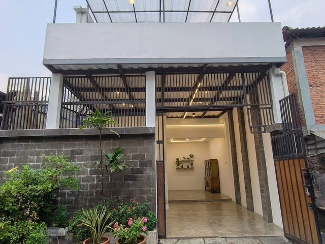 Rumah 2 LantaI | Cipinang Cempedak Jaktim | LT 218 LB  350 | SHM | Akses Strategis