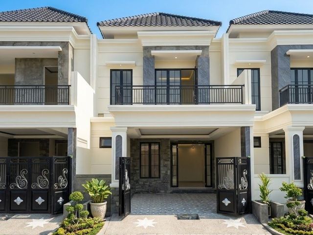 Rumah Manyar Kertoadi NEW GRESS STRATEGIS carport 2
