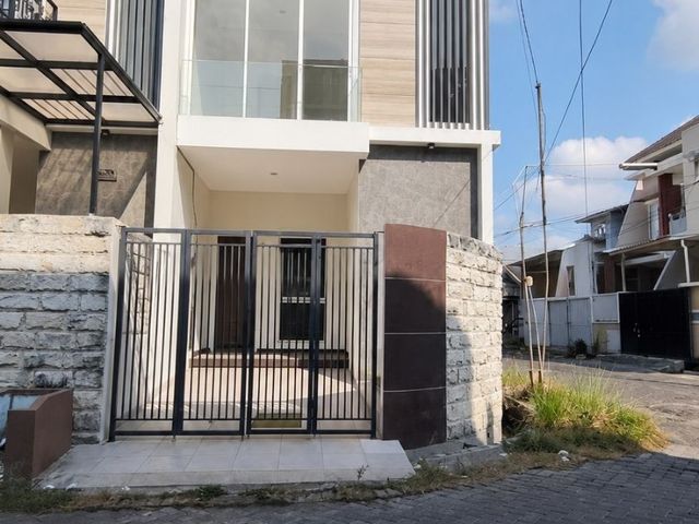 Rumah Sutorejo Timur Hook Row 2 Mobil