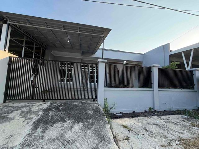 Djual murah rumah luas 200m2 di puri anjasmoro