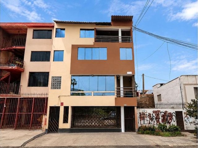 📍 Edificio Multifamiliar De 5 Pisos | 8 Departamentos + 2 Cocheras