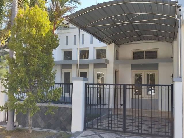 Rumah Central Park Wiguna, One Gate System, Dekat Tol Juanda