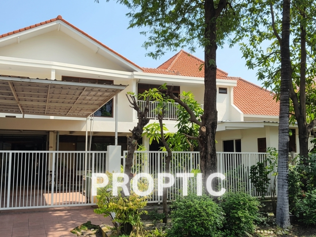 Rumah 2 Lantai Gubeng Surabaya - Rm307apd
