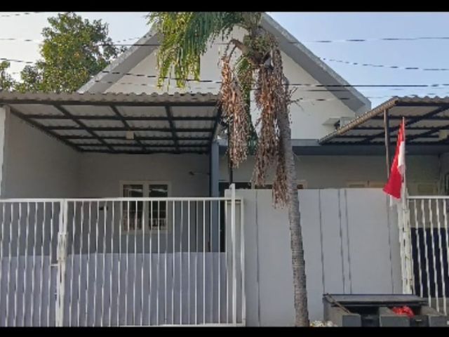 DISEWAKAN RUMAH SEMOLOWARU