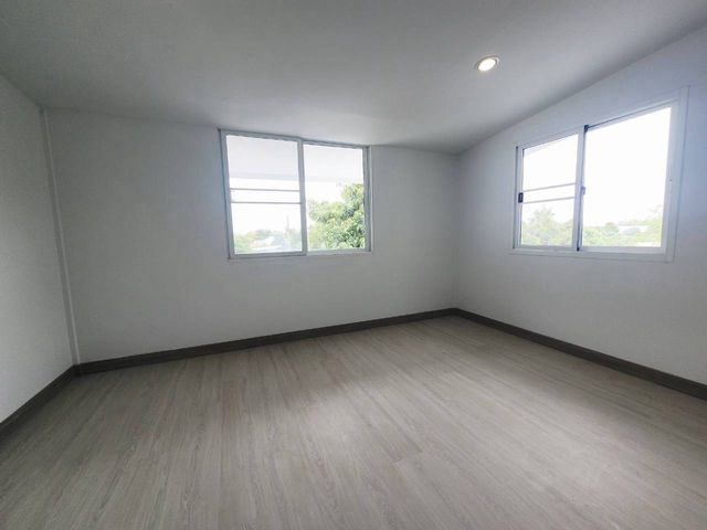place photo 51