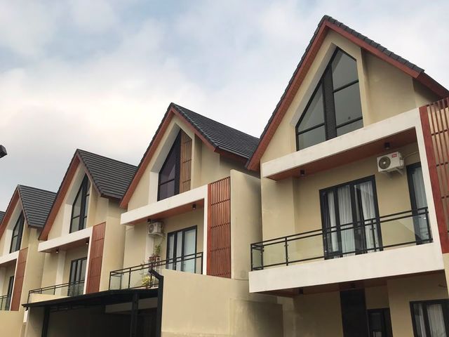 PROMO RUMAH 2 LANTAI MODERN TROPIS DI KAWASAN EXCLUSIVE, FREE BIAYA SAMPAI BALIK NAMA SHM DI PATI