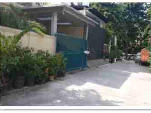 Dijual rumah siap huni lokasi strategis di jakbar
