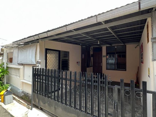 Good Investasi Rumah Kost ( 11 Kamar Kamar Madi Dalam ) - Kostan Dekat Kampus UIN Syarif Hidayatullah Ciputat