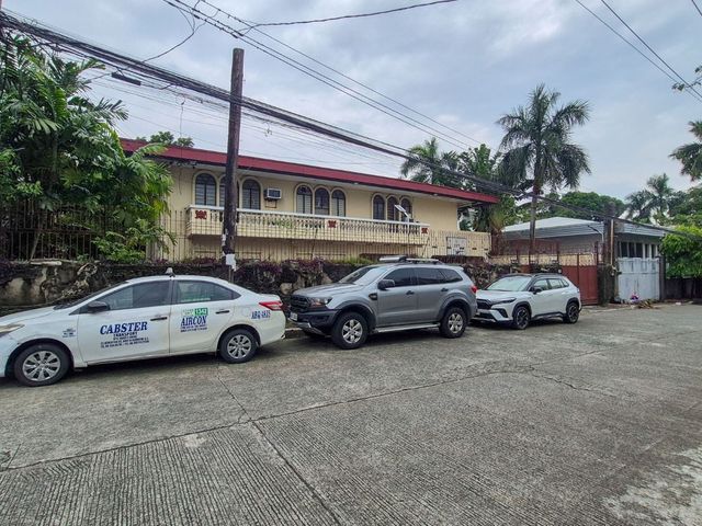 NUMBERED STREET LOCATED! HOUSE FOR SALE IN NEW MANILA, QUEZON CITY