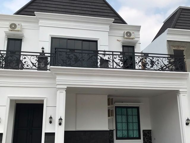 RUMAH 2 LANTAI AMERICAN CLASIC DI KAWASAN EXCLUSIVE BISA KPR FREE BIAYA SAMPAI BALIK NAMA SHM DI PATI