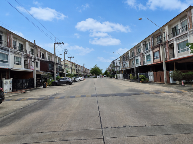 place photo 23
