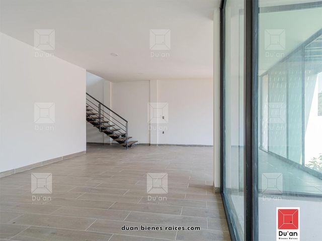 place photo 100