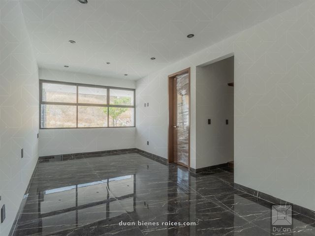 place photo 66