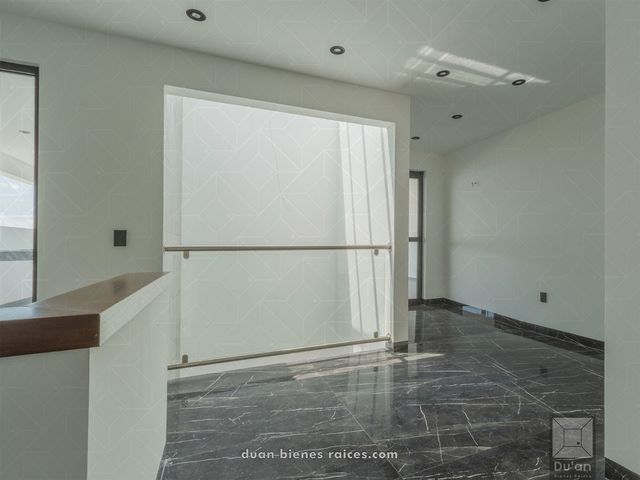 place photo 96