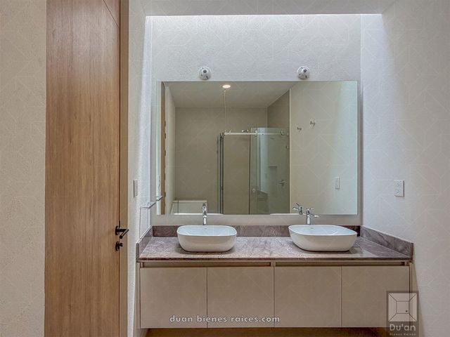 place photo 78