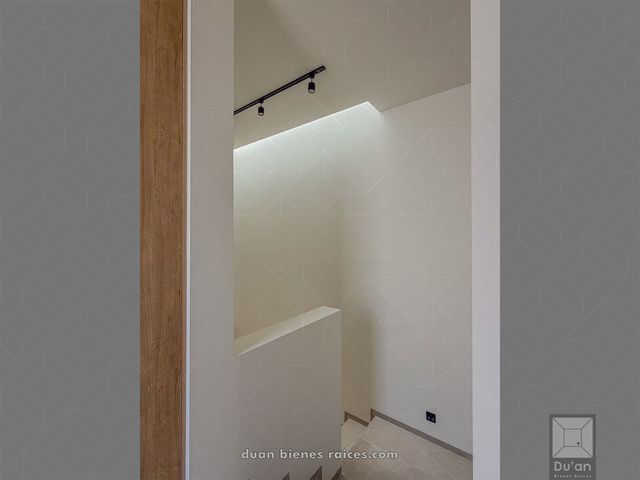 place photo 100
