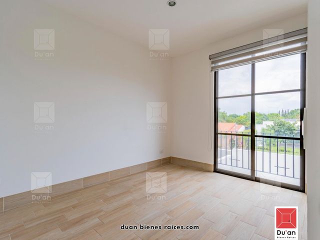 place photo 81