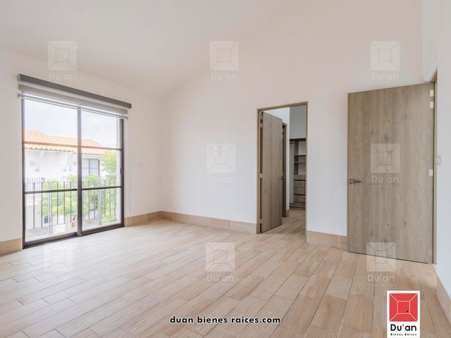 place photo 90