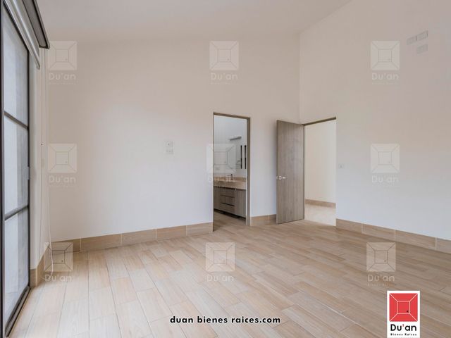place photo 92