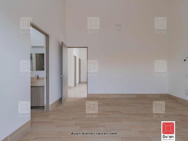 place photo 94