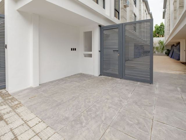 place photo 50