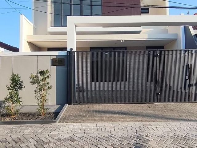 Rumah Sutorejo Utara Dekat Raya Mulyosari Row jalan 2.5 mobil Carport 2