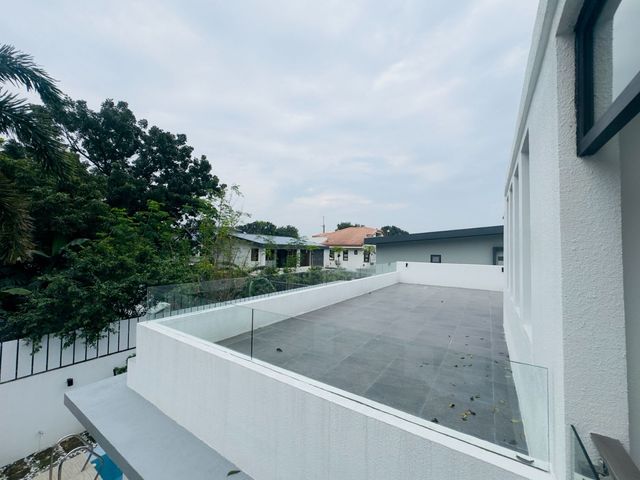 place photo 70