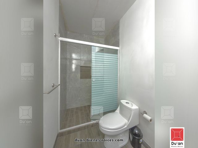 place photo 100
