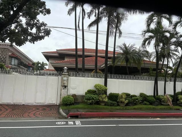 GOOD BUY! West Greenhills House & Lot for sale!