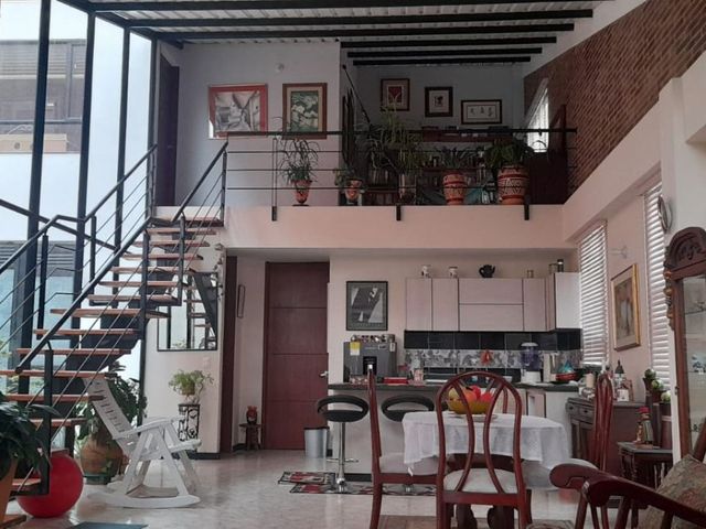 HERMOSA CASA EN CONJUNTO CON AMPLIOS ESPACIOS