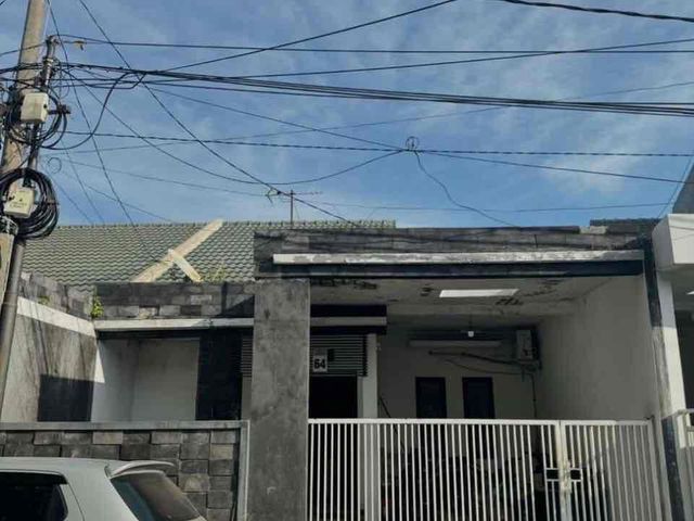 Dijual cepat rumah di Sukolilo Dian Regency