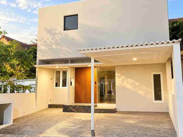 DIJUAL RUMAH CITRALAND UTAMA.DKT GWALK