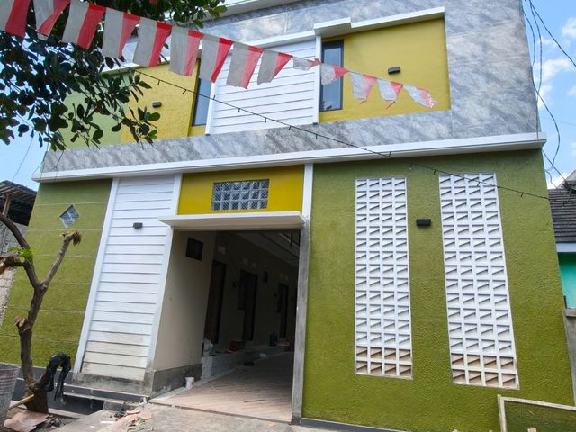 DIJUAL RUMAH KOS BANGUNAN BARU MINIMALIS 2 LANTAI LOKASI DEKAT UNIVERSITAS JEMBER
