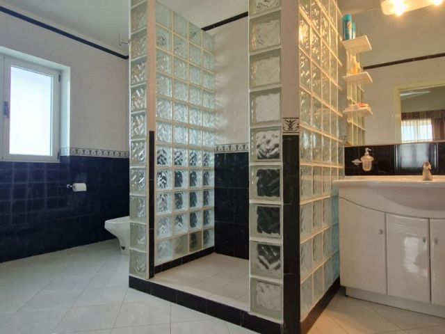 place photo 60