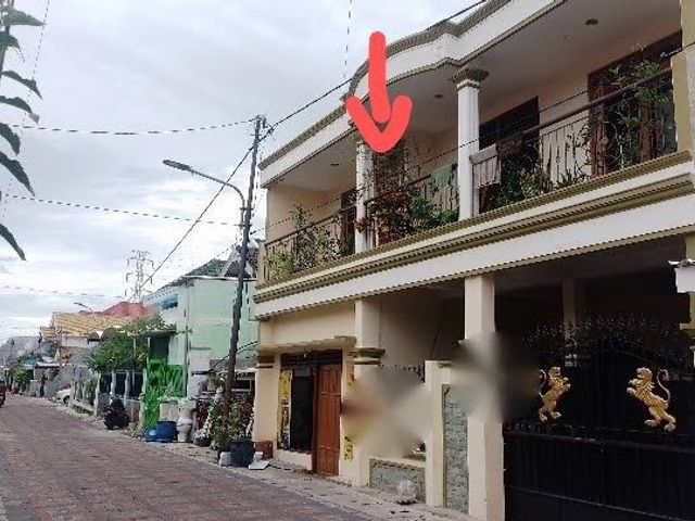 RUMAH PLOSO TIMUR,,BISA UNTUK KOS KOSAN, Hadap Barat Row jalan 2,5 mobil Note :Semi furnished